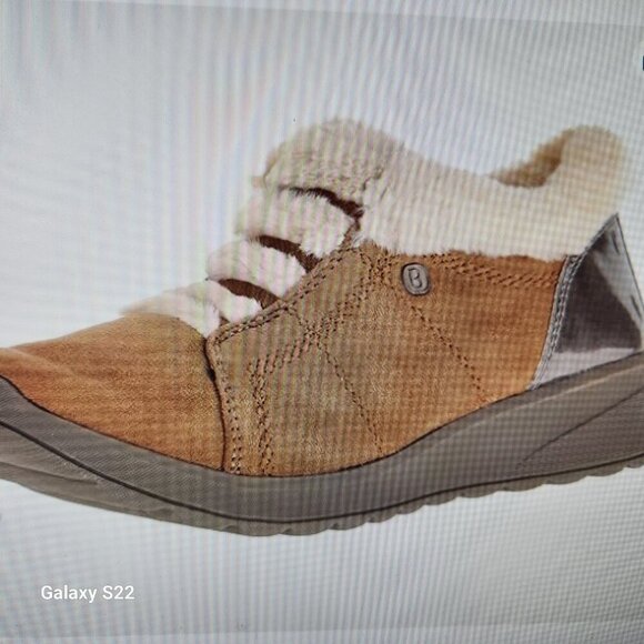 BZees Women's, Golden Shootie shoes. NIB. Size: various - Picture 10 of 11